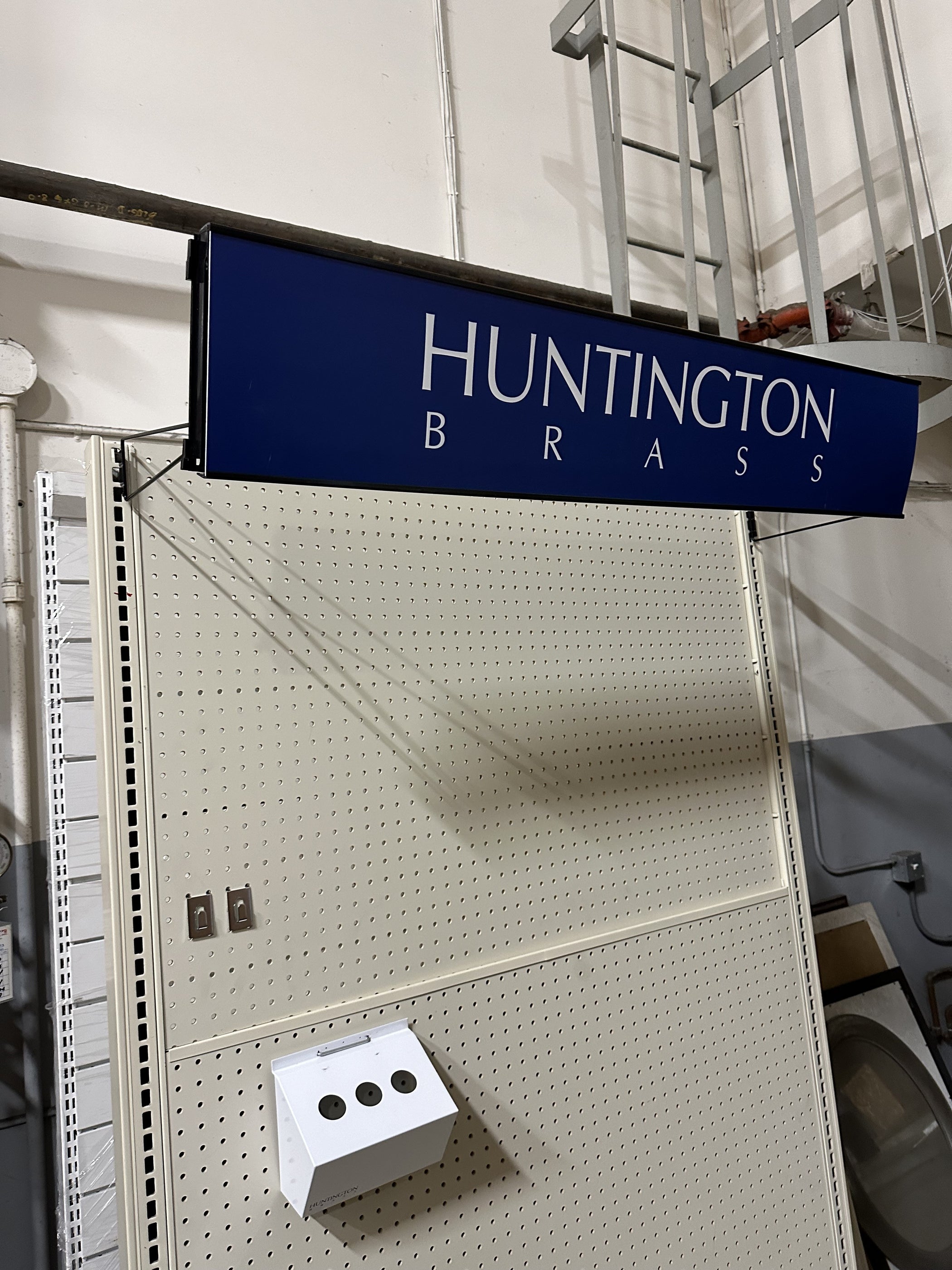 Gondola Upright Sign Topper Sign Holder — screengemsinc